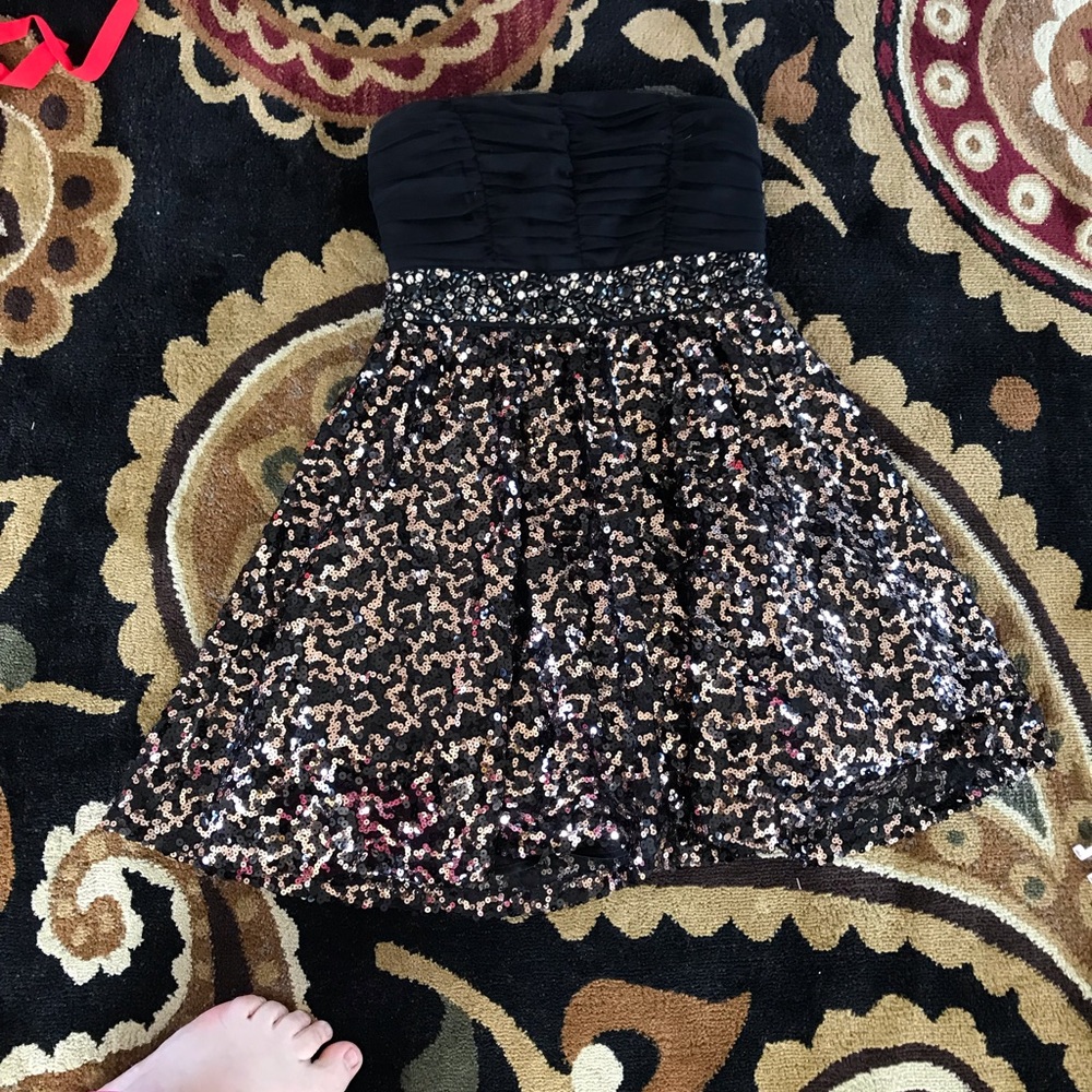 Short black prom dress